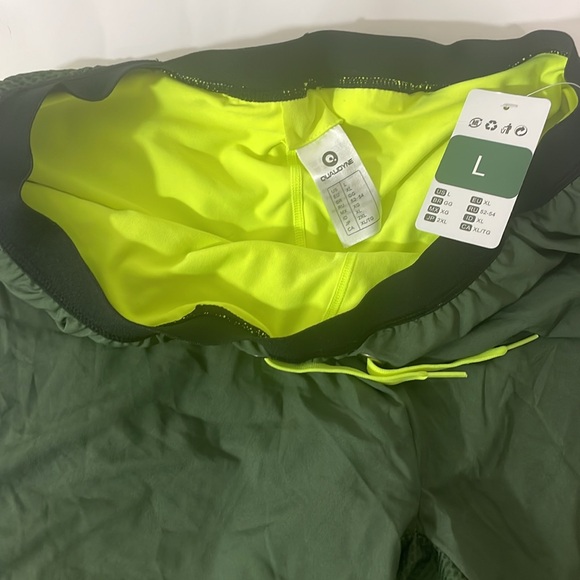 Qualidyne Mens shorts compression Green and Yellow Running Shorts drawcord NWT - Picture 5 of 8